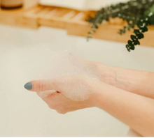 Load image into Gallery viewer, CAMPHOR + CASHMERE Luxurious Bubble Bath