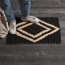 Load image into Gallery viewer, Hollander Ziggy Doormat