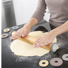 Load image into Gallery viewer, Adjustable Rolling Pin -Blues