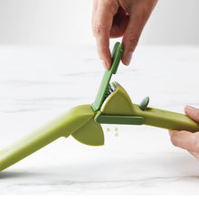 Load image into Gallery viewer, CleanForce Garlic Press