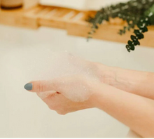 Load image into Gallery viewer, CAMPHOR + CASHMERE Luxurious Bubble Bath
